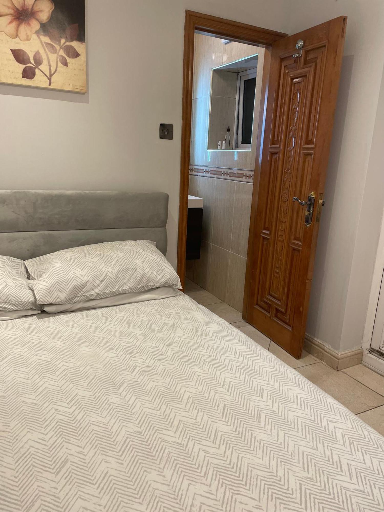 North London Studio Apartment Exterior photo